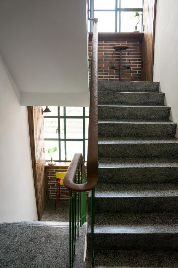 Loft Wo Design Inn Tainan Buitenkant foto
