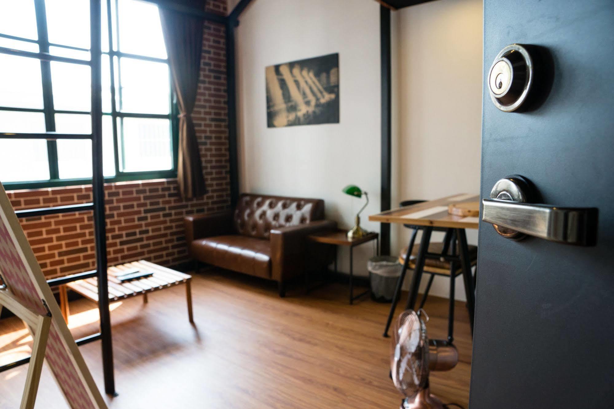 Loft Wo Design Inn Tainan Buitenkant foto