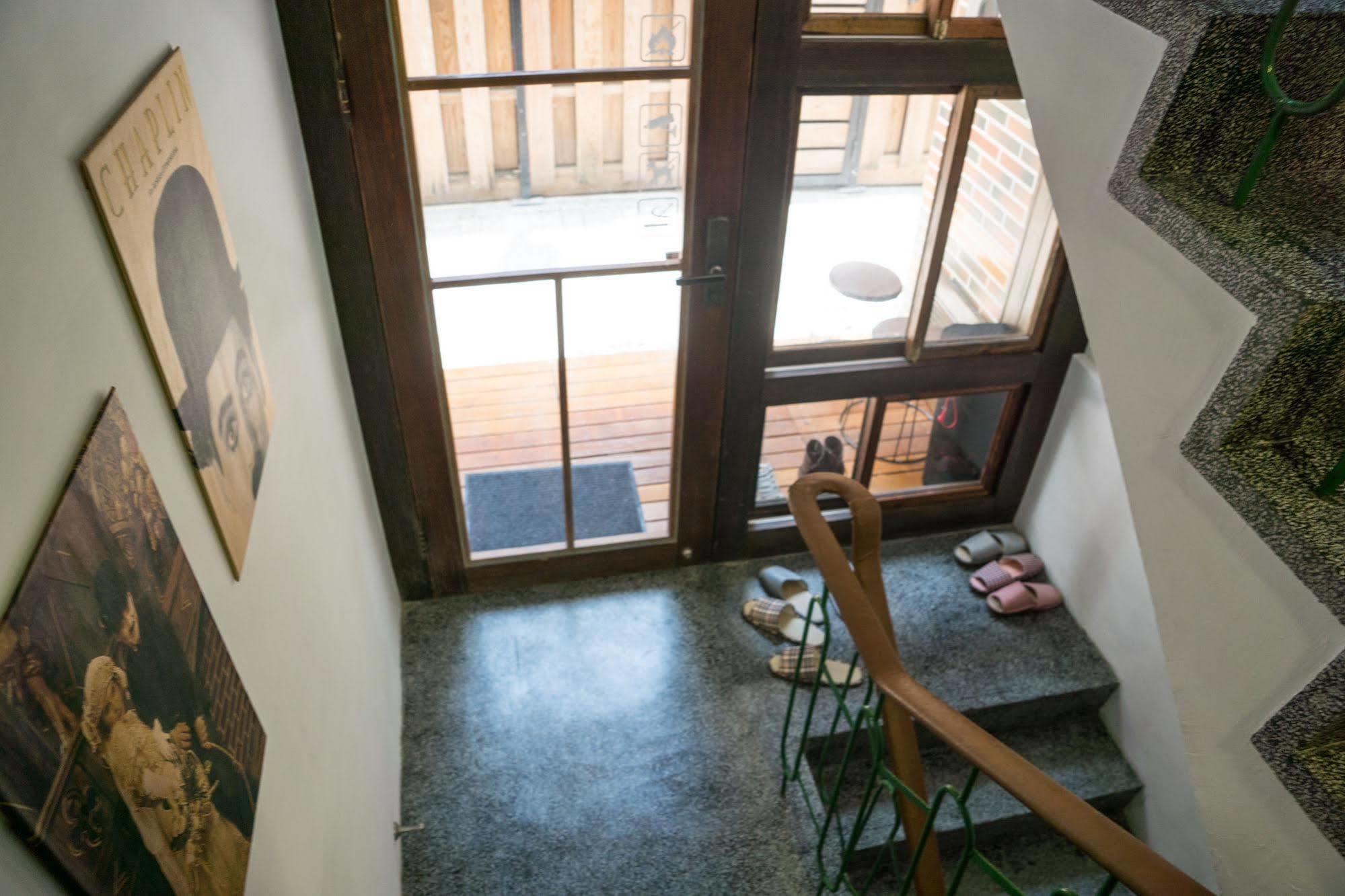 Loft Wo Design Inn Tainan Buitenkant foto